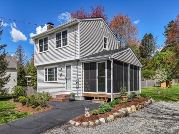 196 Center St, Groveland, Massachusetts, 3 Bedrooms Bedrooms, 6 Rooms Rooms,1.5 BathroomsBathrooms,Residential,For Sale,Center St,73518898 196 Center St, Groveland, Massachusetts, 3 Bedrooms Bedrooms, 6 Rooms Rooms,1.5 BathroomsBathrooms,Residential,For Sale,Center St,73518898