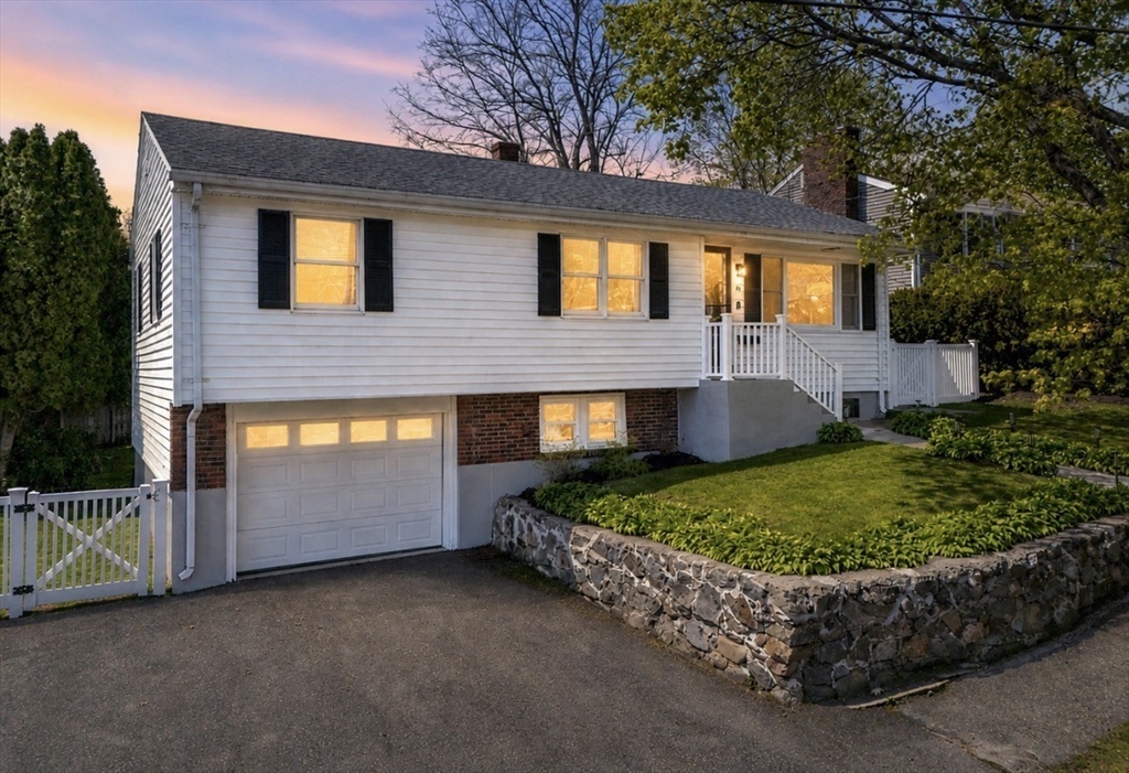 6 Glen Road, Peabody, Massachusetts, 3 Bedrooms Bedrooms, 10 Rooms Rooms,1.5 BathroomsBathrooms,Residential,For Sale,Glen Road,73513107