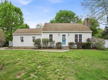 232 Eastwood Dr, Westfield, Massachusetts, 3 Bedrooms Bedrooms, 7 Rooms Rooms,1.5 BathroomsBathrooms,Residential,For Sale,Eastwood Dr,73515065