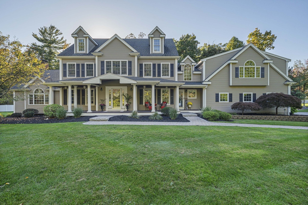 74 Crabtree Ln, Abington, Massachusetts, 5 Bedrooms Bedrooms, 10 Rooms Rooms,3.5 BathroomsBathrooms,Residential,For Sale,Crabtree Ln,73497939