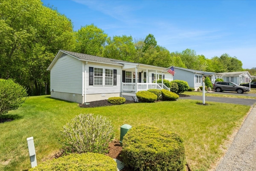 84 Trailwood Drive, Bridgewater, Massachusetts, 2 Bedrooms Bedrooms, 6 Rooms Rooms,2 BathroomsBathrooms,Residential,For Sale,Trailwood Drive,73522335