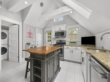 15 Haslet St, Boston, Massachusetts, 2 Bedrooms Bedrooms, 4 Rooms Rooms,1 BathroomBathrooms,Residential,For Sale,Haslet St,73514780 15 Haslet St, Boston, Massachusetts, 2 Bedrooms Bedrooms, 4 Rooms Rooms,1 BathroomBathrooms,Residential,For Sale,Haslet St,73514780