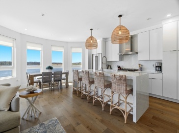 60 Newbury St, Quincy, Massachusetts, 2 Bedrooms Bedrooms, 4 Rooms Rooms,2 BathroomsBathrooms,Residential,For Sale,Newbury St,73508357