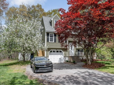 71 Mollie Drive, Tewksbury, Massachusetts, 4 Bedrooms Bedrooms, 9 Rooms Rooms,2 BathroomsBathrooms,Residential,For Sale,Mollie Drive,73518722