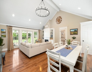 28 Ipswich Road, Topsfield, Massachusetts, 4 Bedrooms Bedrooms, 8 Rooms Rooms,3 BathroomsBathrooms,Residential,For Sale,Ipswich Road,73524969