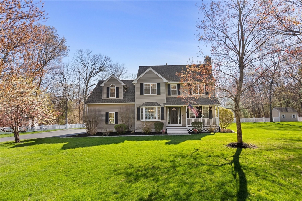 21 Cooper Dr, Franklin, Massachusetts, 4 Bedrooms Bedrooms, 9 Rooms Rooms,2.5 BathroomsBathrooms,Residential,For Sale,Cooper Dr,73504809
