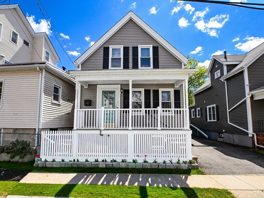 136 Field St, New Bedford, Massachusetts, 2 Bedrooms Bedrooms, 6 Rooms Rooms,2 BathroomsBathrooms,Residential,For Sale,Field St,73519222
