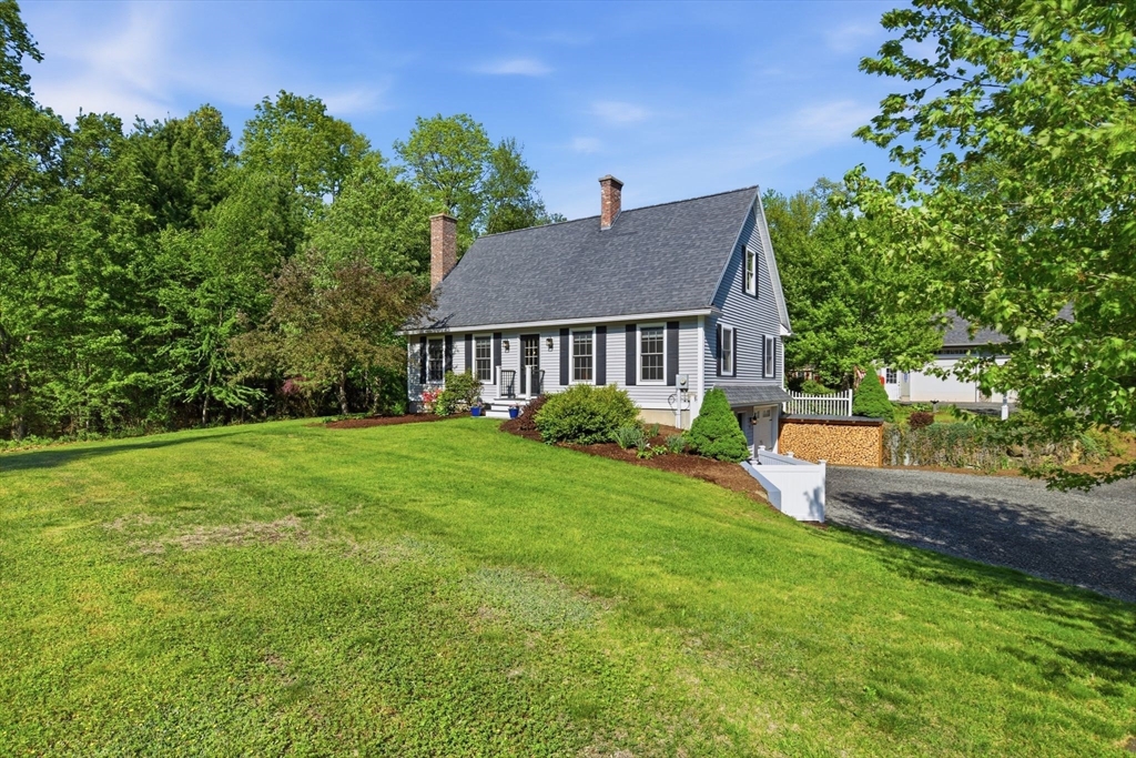 59 Carpenter Rd, Monson, Massachusetts, 4 Bedrooms Bedrooms, 9 Rooms Rooms,4 BathroomsBathrooms,Residential,For Sale,Carpenter Rd,73521991