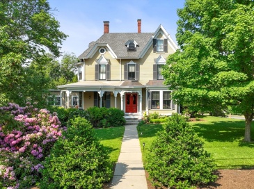 327 Franklin St, Newton, Massachusetts, 6 Bedrooms Bedrooms, 15 Rooms Rooms,4.5 BathroomsBathrooms,Residential,For Sale,Franklin St,73482651