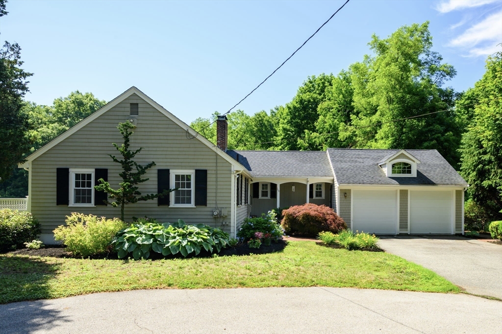 168 Cushing Street, Hingham, Massachusetts, 3 Bedrooms Bedrooms, 5 Rooms Rooms,1 BathroomBathrooms,Residential,For Sale,Cushing Street,73541826