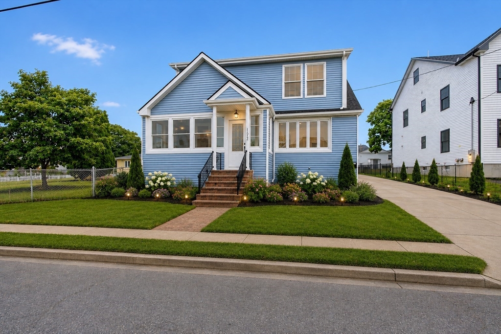 298 King St, Fall River, Massachusetts, 5 Bedrooms Bedrooms, 6 Rooms Rooms,3 BathroomsBathrooms,Residential,For Sale,King St,73541842