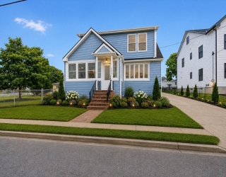298 King St, Fall River, Massachusetts, 5 Bedrooms Bedrooms, 6 Rooms Rooms,3 BathroomsBathrooms,Residential,For Sale,King St,73541842