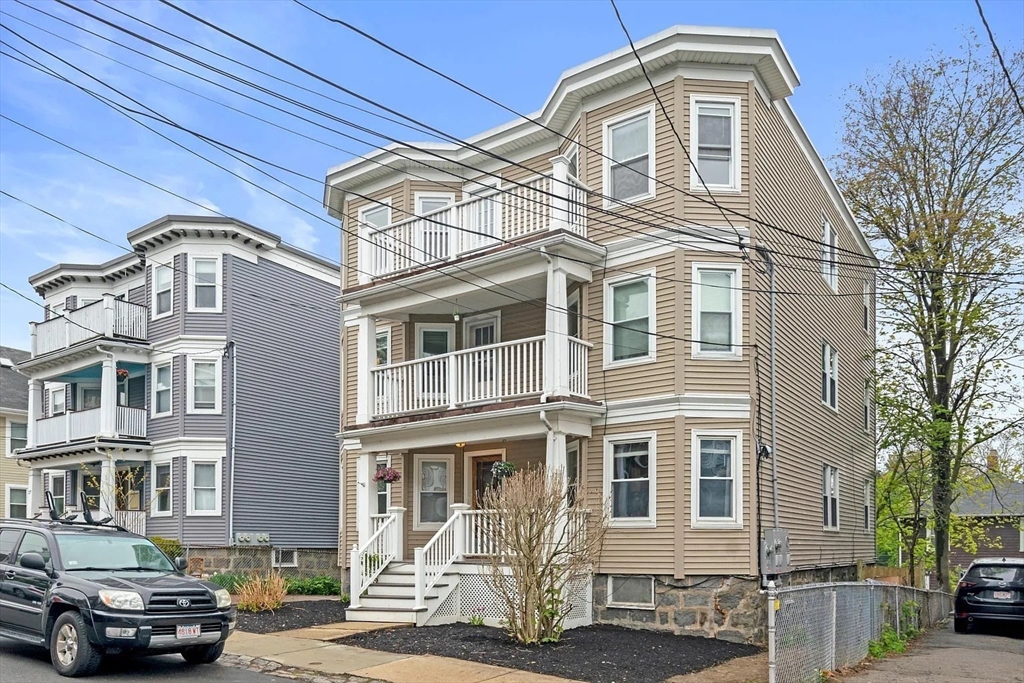 23 Thelma Road, Boston, Massachusetts, 4 Bedrooms Bedrooms, 6 Rooms Rooms,2 BathroomsBathrooms,Residential Lease,For Rent,Thelma Road,73541851