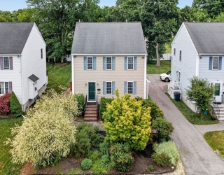 10 Brook St, Boston, Massachusetts, 3 Bedrooms Bedrooms, 7 Rooms Rooms,2.5 BathroomsBathrooms,Residential,For Sale,Brook St,73541795
