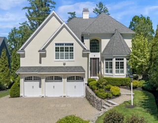 9 Trevino Circle, Andover, Massachusetts, 6 Bedrooms Bedrooms, 13 Rooms Rooms,6 BathroomsBathrooms,Residential,For Sale,Trevino Circle,73541860