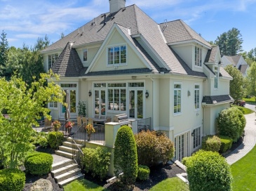 9 Trevino Circle, Andover, Massachusetts, 6 Bedrooms Bedrooms, 13 Rooms Rooms,6 BathroomsBathrooms,Residential,For Sale,Trevino Circle,73541860