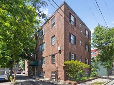 5 Walden St, Cambridge, Massachusetts, 2 Bedrooms Bedrooms, 4 Rooms Rooms,1 BathroomBathrooms,Residential,For Sale,Walden St,73541856