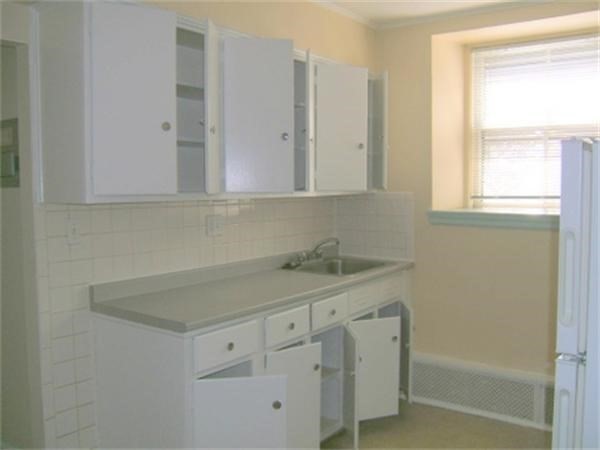 1064 Beacon Street, Brookline, Massachusetts, 1 Bedroom Bedrooms, 2 Rooms Rooms,1 BathroomBathrooms,Residential Lease,For Rent,Beacon Street,73541834