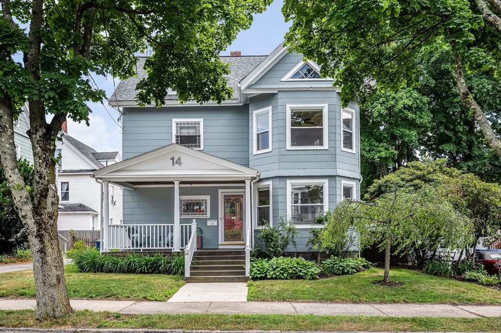 14 Richardson Ave, Wakefield, Massachusetts, 3 Bedrooms Bedrooms, 7 Rooms Rooms,2 BathroomsBathrooms,Residential,For Sale,Richardson Ave,73541819