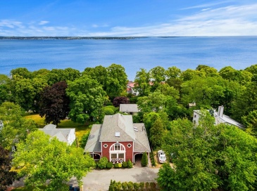 14 Fenno Way, Nahant, Massachusetts, 4 Bedrooms Bedrooms, 9 Rooms Rooms,3.5 BathroomsBathrooms,Residential,For Sale,Fenno Way,73541877