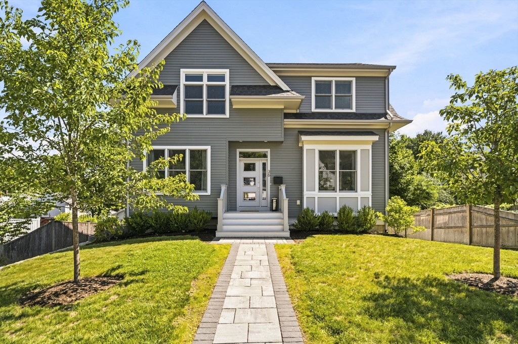 36 Neillian Crescent, Boston, Massachusetts, 5 Bedrooms Bedrooms, 10 Rooms Rooms,3.5 BathroomsBathrooms,Residential,For Sale,Neillian Crescent,73541806