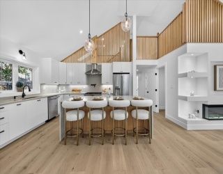 101 Hackensack Rd, Boston, Massachusetts, 4 Bedrooms Bedrooms, 10 Rooms Rooms,3.5 BathroomsBathrooms,Residential,For Sale,Hackensack Rd,73541861