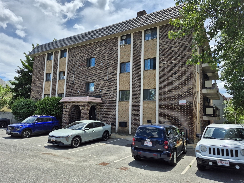 301 Lowell St, Somerville, Massachusetts, 2 Bedrooms Bedrooms, 4 Rooms Rooms,1 BathroomBathrooms,Residential Lease,For Rent,Lowell St,73541900