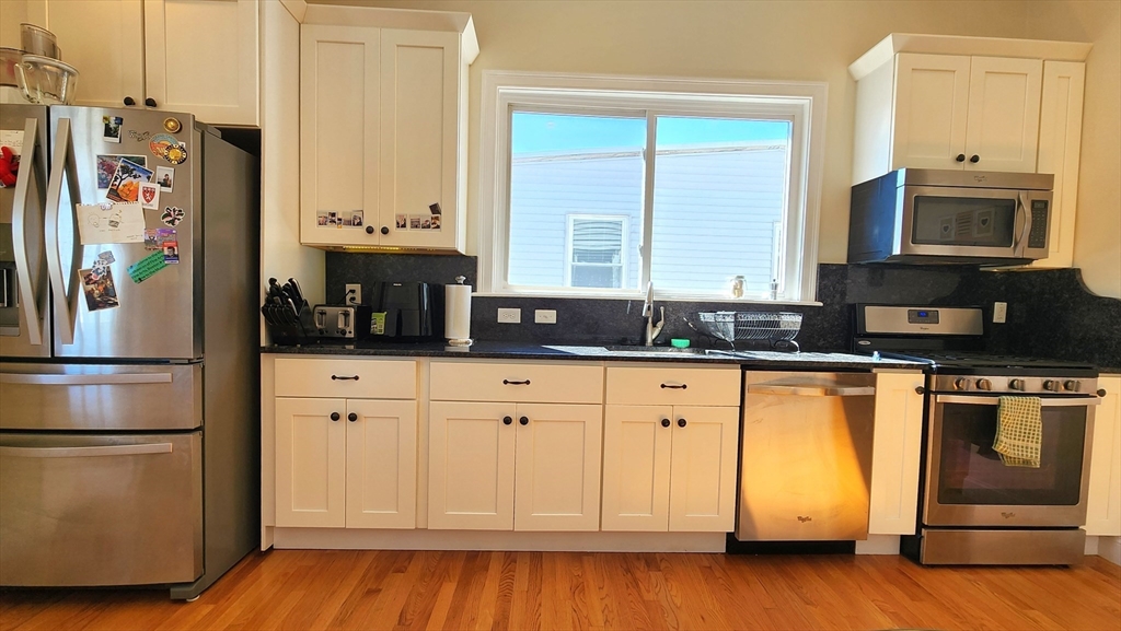 121 Heath, Somerville, Massachusetts, 1 Bedroom Bedrooms, 1 Room Rooms,1 BathroomBathrooms,Residential Lease,For Rent,Heath,73541902