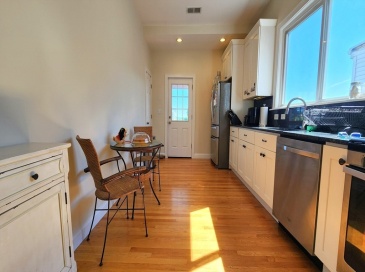 121 Heath, Somerville, Massachusetts, 1 Bedroom Bedrooms, 1 Room Rooms,1 BathroomBathrooms,Residential Lease,For Rent,Heath,73541902