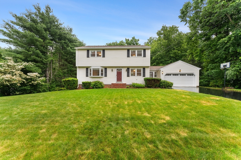 9 Carolyn Dr, Westborough, Massachusetts, 4 Bedrooms Bedrooms, 7 Rooms Rooms,2.5 BathroomsBathrooms,Residential,For Sale,Carolyn Dr,73541903