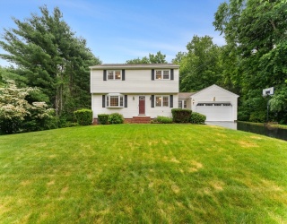 9 Carolyn Dr, Westborough, Massachusetts, 4 Bedrooms Bedrooms, 7 Rooms Rooms,2.5 BathroomsBathrooms,Residential,For Sale,Carolyn Dr,73541903
