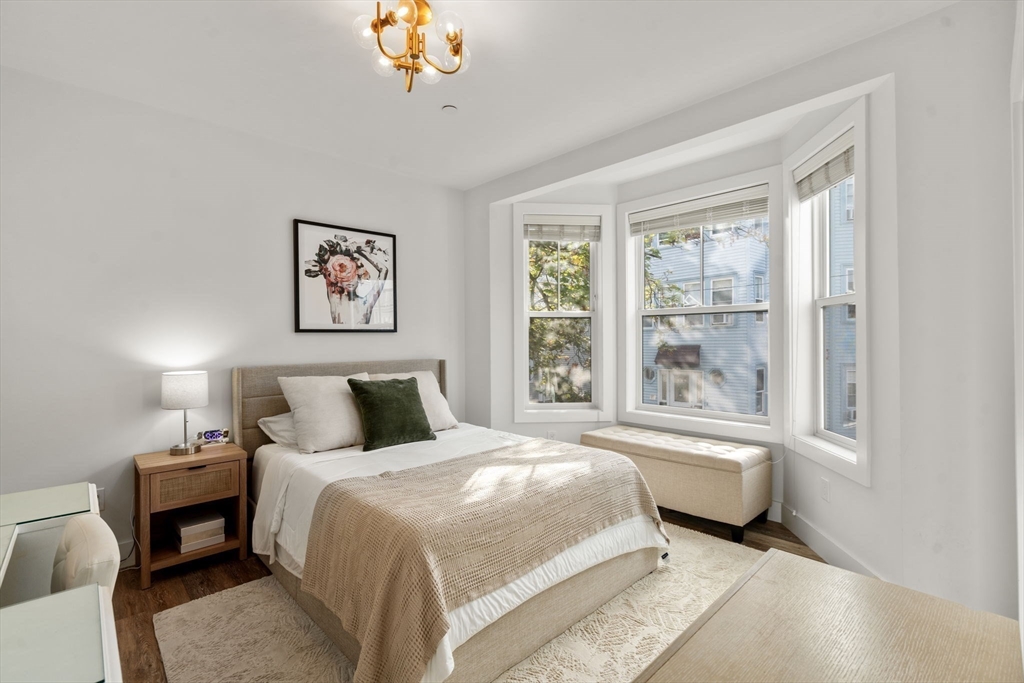 19 W Tremlett, Boston, Massachusetts, 2 Bedrooms Bedrooms, 4 Rooms Rooms,2 BathroomsBathrooms,Residential,For Sale,W Tremlett,73541904