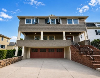 20-22 Franklin Street, Watertown, Massachusetts, 4 Bedrooms Bedrooms, 13 Rooms Rooms,2 BathroomsBathrooms,Residential Income,For Sale,Franklin Street,73541847