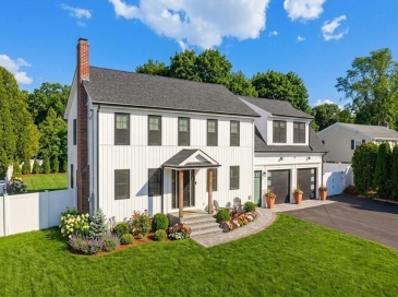 8 Vassar Dr, Milford, Massachusetts, 4 Bedrooms Bedrooms, 9 Rooms Rooms,3.5 BathroomsBathrooms,Residential,For Sale,Vassar Dr,73541825