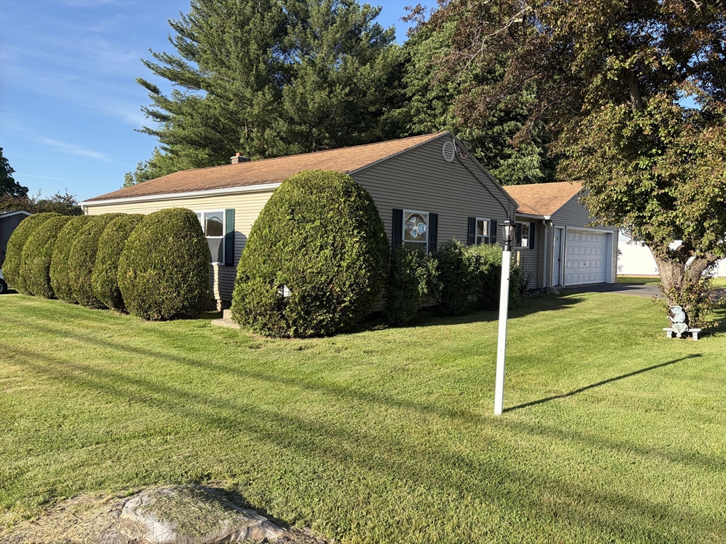 138 N Main St, Belchertown, Massachusetts, 3 Bedrooms Bedrooms, 5 Rooms Rooms,1 BathroomBathrooms,Residential,For Sale,N Main St,73526495