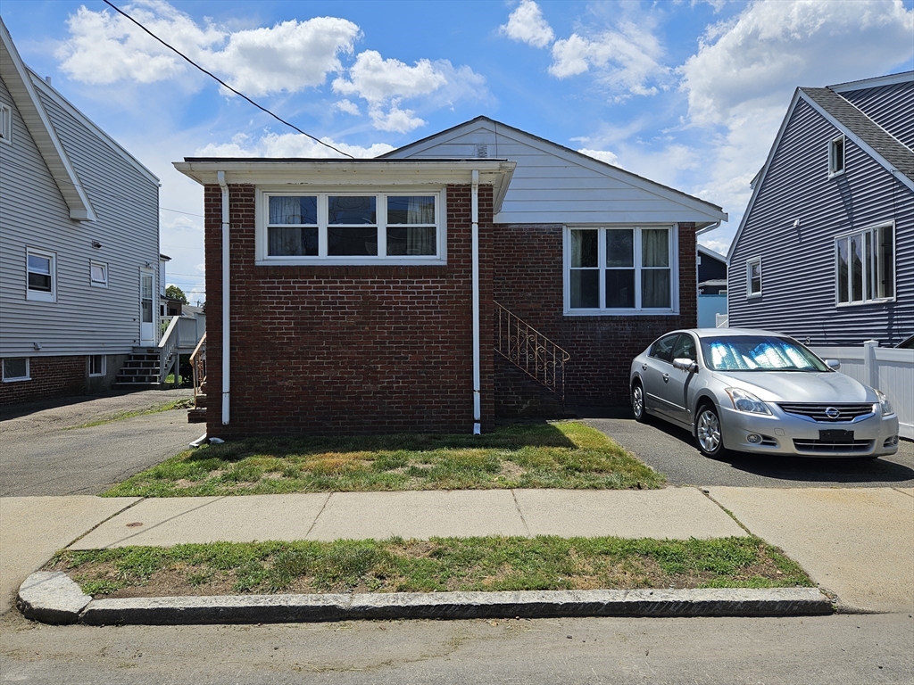 29 Bateman Ave, Revere, Massachusetts, 2 Bedrooms Bedrooms, 5 Rooms Rooms,1 BathroomBathrooms,Residential,For Sale,Bateman Ave,73541947