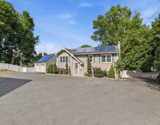60-R Jasper St, Saugus, Massachusetts, 3 Bedrooms Bedrooms, 8 Rooms Rooms,2 BathroomsBathrooms,Residential,For Sale,Jasper St,73541942