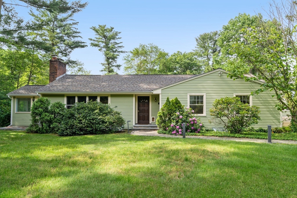 494 North Ave, Weston, Massachusetts, 3 Bedrooms Bedrooms, 8 Rooms Rooms,2 BathroomsBathrooms,Residential Lease,For Rent,North Ave,73541954