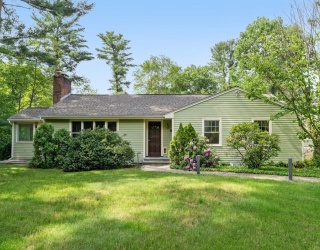 494 North Ave, Weston, Massachusetts, 3 Bedrooms Bedrooms, 8 Rooms Rooms,2 BathroomsBathrooms,Residential Lease,For Rent,North Ave,73541954