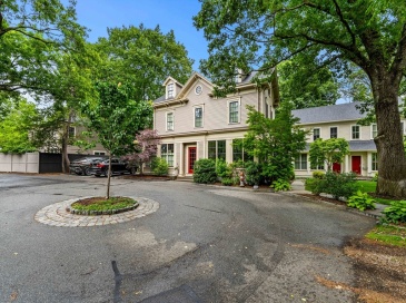 2 Brattle Circle, Cambridge, Massachusetts, 4 Bedrooms Bedrooms, 8 Rooms Rooms,4.5 BathroomsBathrooms,Residential Lease,For Rent,Brattle Circle,73541971 2 Brattle Circle, Cambridge, Massachusetts, 4 Bedrooms Bedrooms, 8 Rooms Rooms,4.5 BathroomsBathrooms,Residential Lease,For Rent,Brattle Circle,73541971