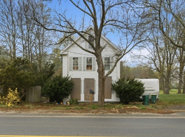 147 Plymouth St, Carver, Massachusetts, 4 Bedrooms Bedrooms, 8 Rooms Rooms,1 BathroomBathrooms,Residential,For Sale,Plymouth St,73504489 147 Plymouth St, Carver, Massachusetts, 4 Bedrooms Bedrooms, 8 Rooms Rooms,1 BathroomBathrooms,Residential,For Sale,Plymouth St,73504489