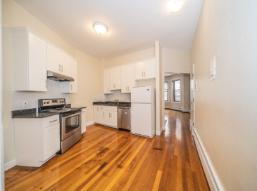 1728 Beacon St, Brookline, Massachusetts, 1 Bedroom Bedrooms, 3 Rooms Rooms,1 BathroomBathrooms,Residential Lease,For Rent,Beacon St,73542111