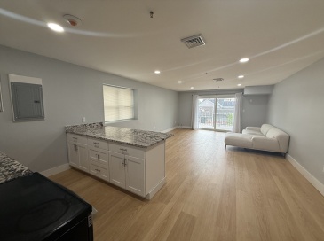 220 Broadway, Revere, Massachusetts, 1 Bedroom Bedrooms, 2 Rooms Rooms,1 BathroomBathrooms,Residential Lease,For Rent,Broadway,73523298