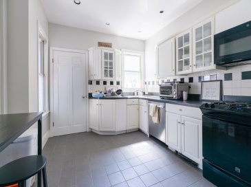 853 East 1st Street, Boston, Massachusetts, 3 Bedrooms Bedrooms, 4 Rooms Rooms,1 BathroomBathrooms,Residential Lease,For Rent,East 1st Street,73512980