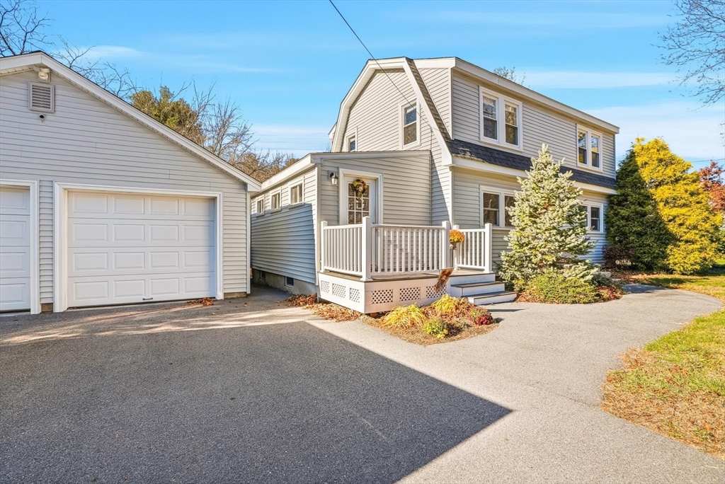 49 Grove St, Upton, Massachusetts, 3 Bedrooms Bedrooms, 5 Rooms Rooms,1 BathroomBathrooms,Residential,For Sale,Grove St,73491417