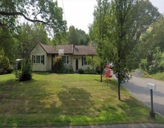 488 Elm St, Marlborough, Massachusetts, 3 Bedrooms Bedrooms, 6 Rooms Rooms,1 BathroomBathrooms,Residential,For Sale,Elm St,73529157