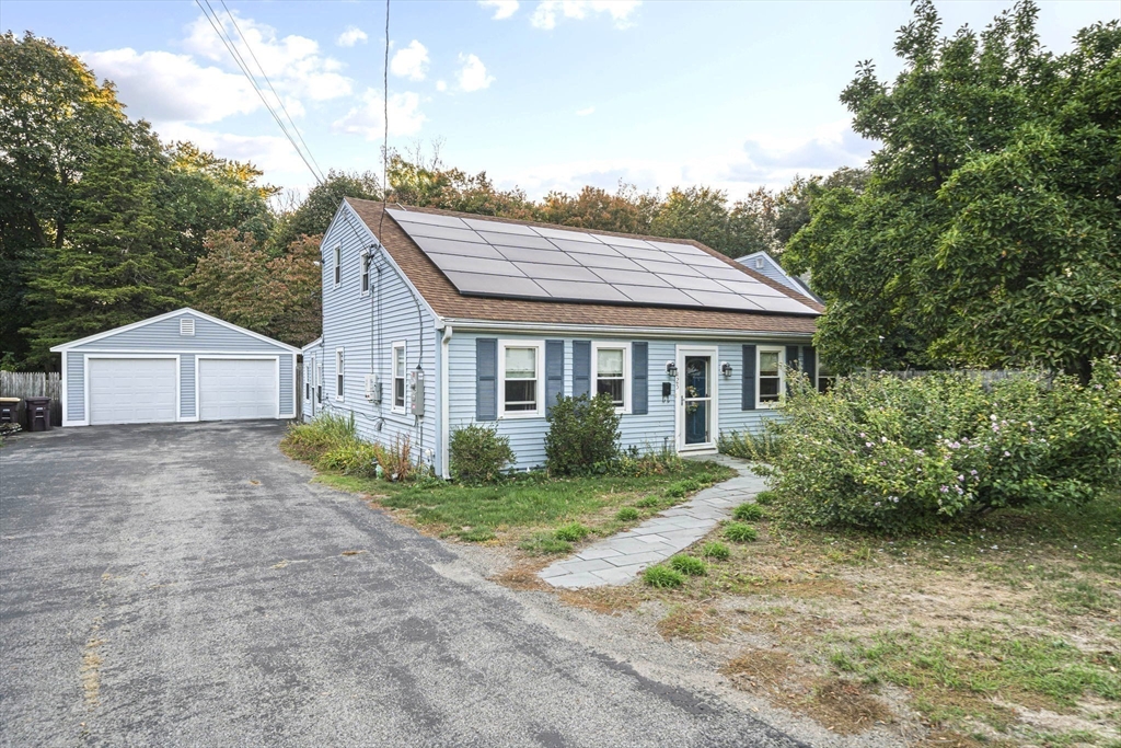 425 East Street, Weymouth, Massachusetts, 4 Bedrooms Bedrooms, 9 Rooms Rooms,2 BathroomsBathrooms,Residential,For Sale,East Street,73440800