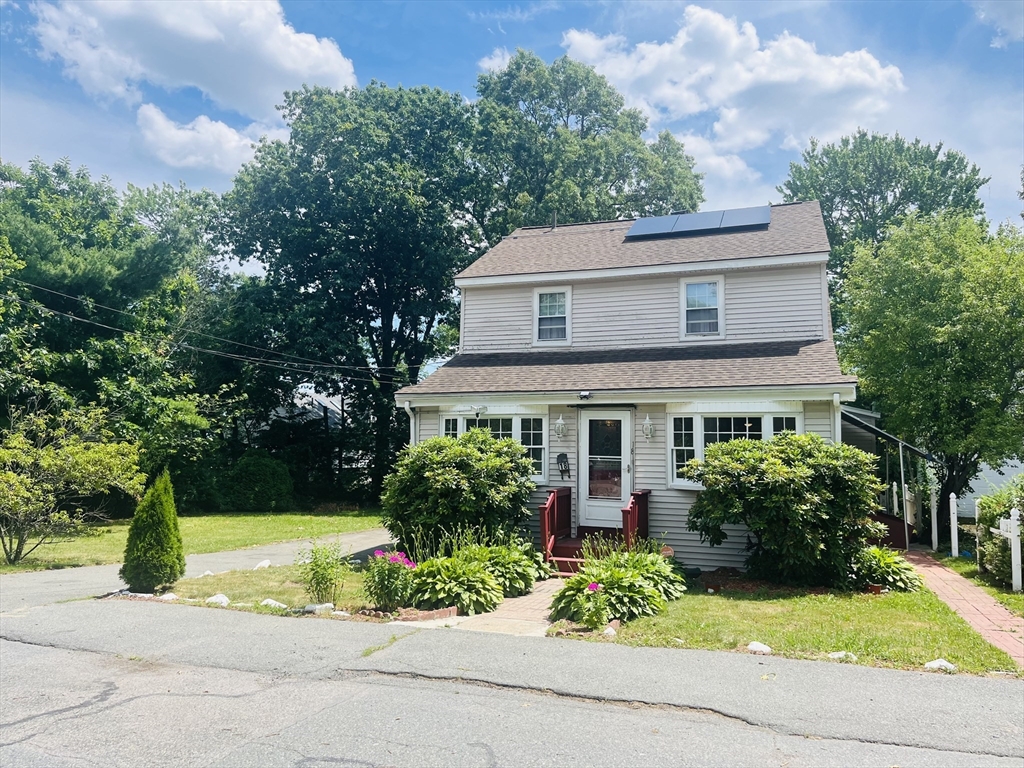 18 Emeline St, Randolph, Massachusetts, 5 Bedrooms Bedrooms, 9 Rooms Rooms,3 BathroomsBathrooms,Residential,For Sale,Emeline St,73542029
