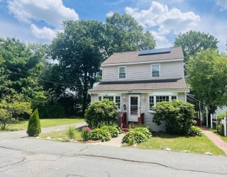 18 Emeline St, Randolph, Massachusetts, 5 Bedrooms Bedrooms, 9 Rooms Rooms,3 BathroomsBathrooms,Residential,For Sale,Emeline St,73542029