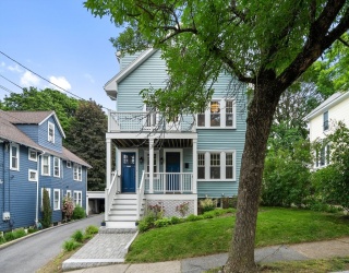 66-68 Mount Vernon St, Arlington, Massachusetts, 6 Bedrooms Bedrooms, 12 Rooms Rooms,3 BathroomsBathrooms,Residential Income,For Sale,Mount Vernon St,73534531